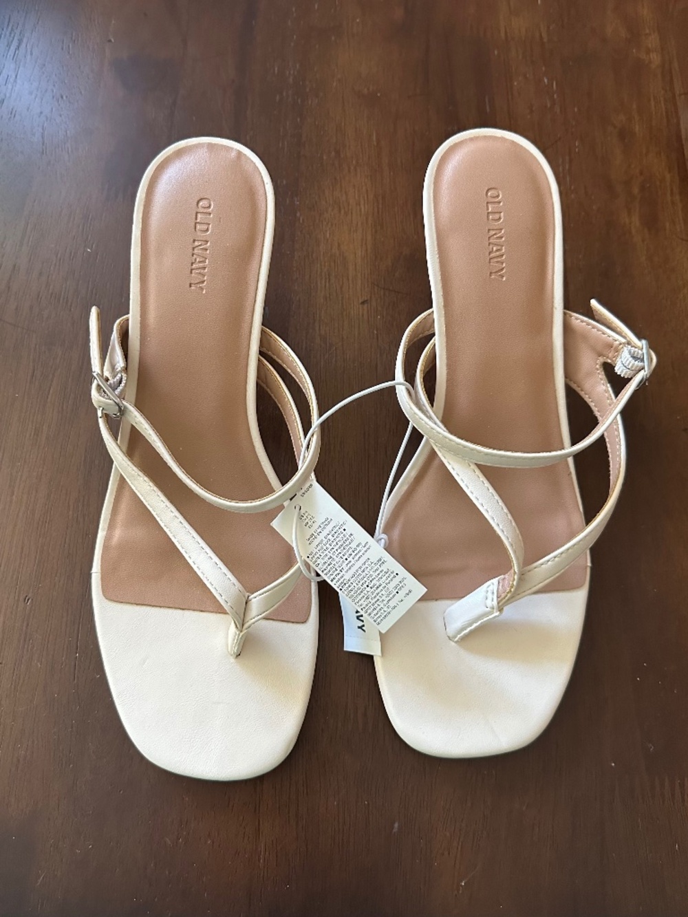 Old Navy Brand Womens Size 8.5 Cream Color Strappy Sandals - New With Tags